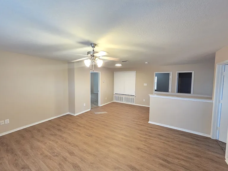 8138 Mossberg Dr — Photo 22