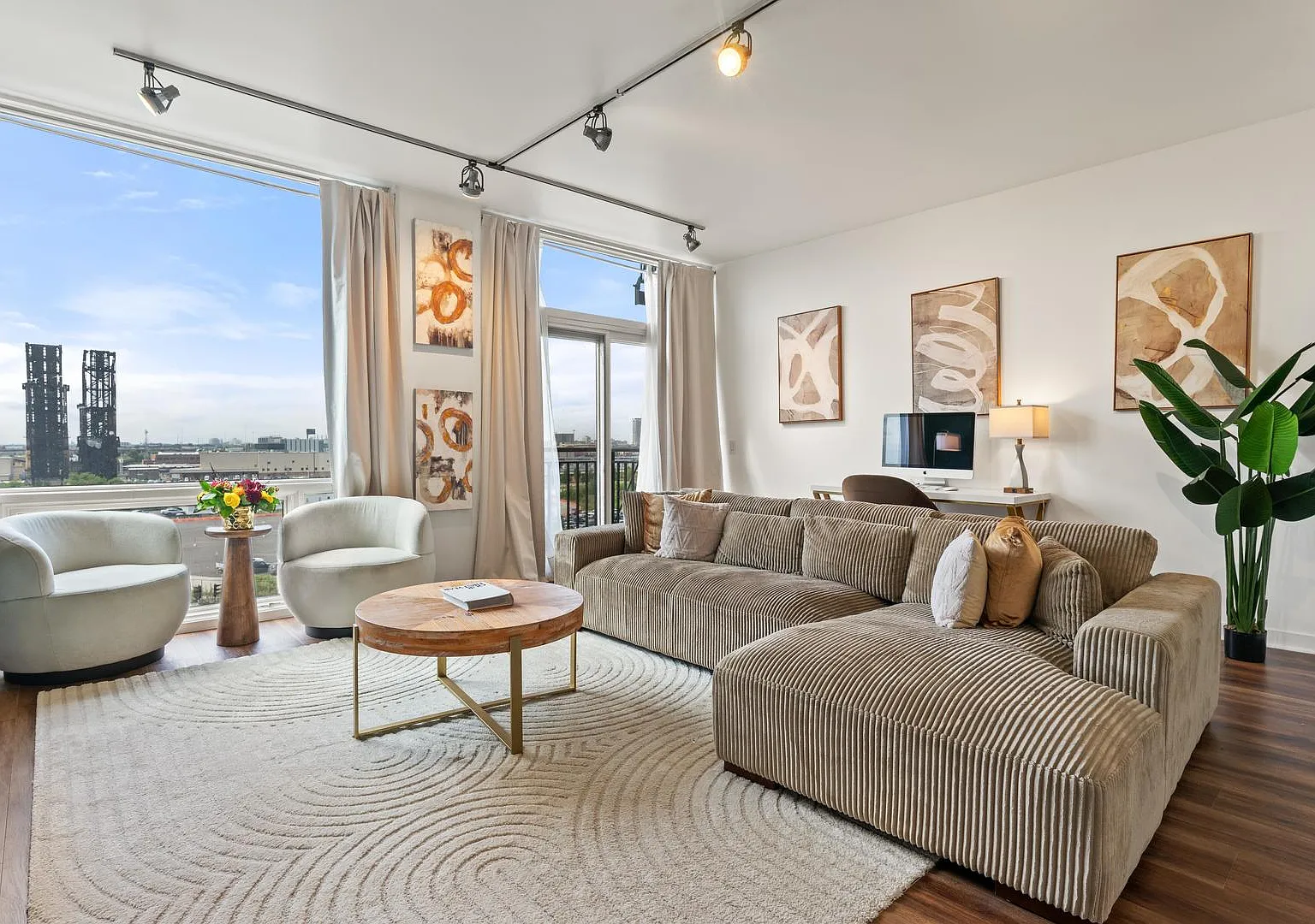 1 bed, 770 sqft, $2,700 — Photo 4