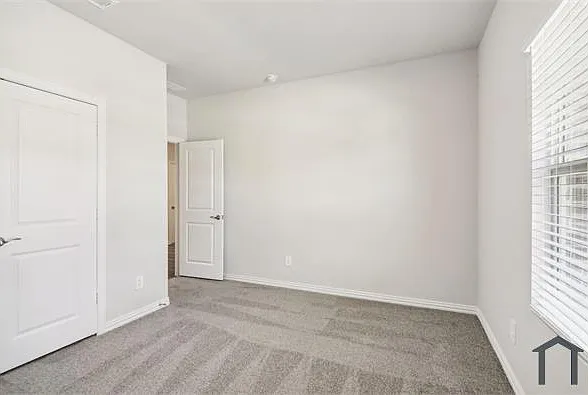 701 Easthill Dr — Photo 10