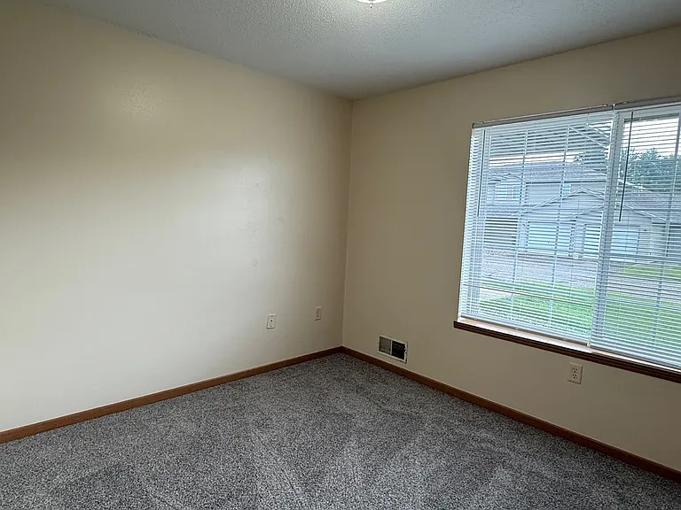 1106 Cedar St — Photo 8
