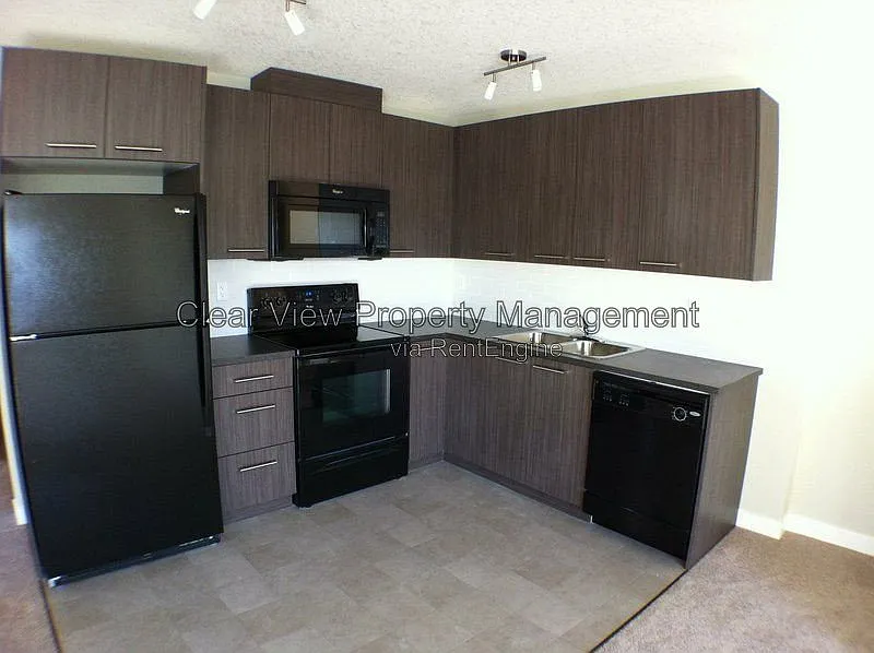 2 bed, 1.0 bath, 850 sqft, $1,399 — Photo 2