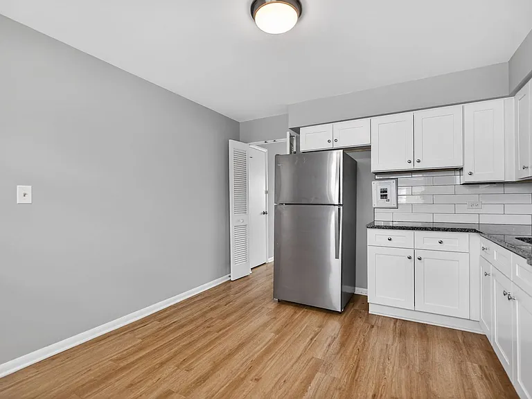 34-46 Kensington Apartments — Photo 4