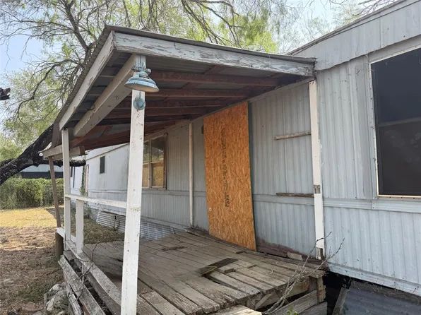 506 Beech St, Jourdanton, TX 78026
