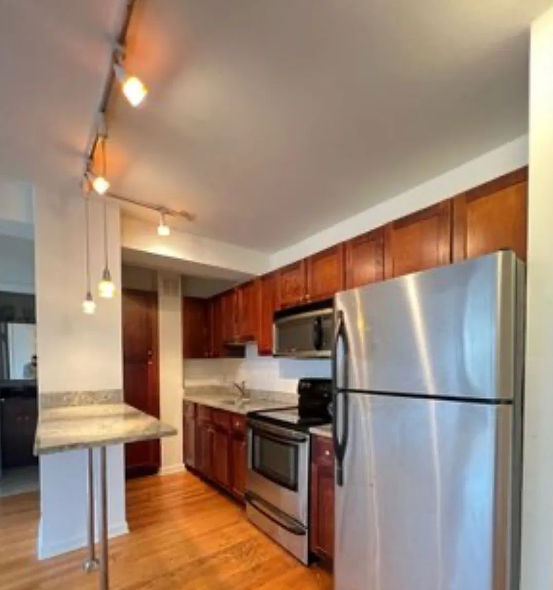 1 bed, 800 sqft, $1,735 — Photo 3