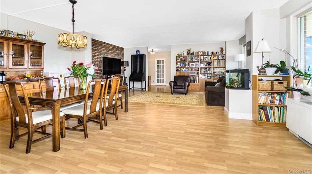 3 Bed 2 Bath Property, New York • 1,800 Sq Ft