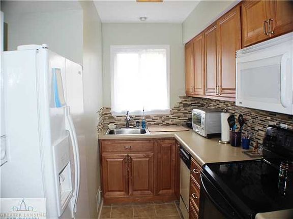 3rd image of 2020 Lac Du Mont Dr