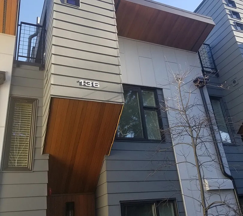 136 107th Ave SE