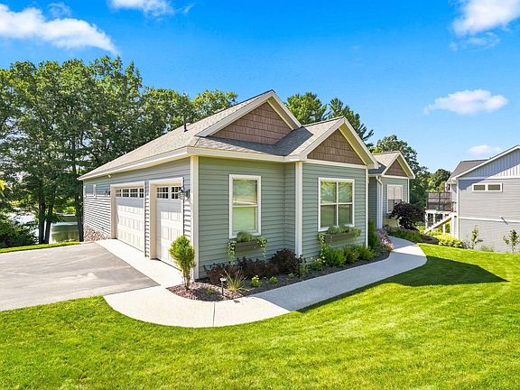 3rd image of 3173 Lake Meadows Cir