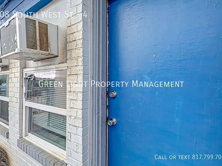 308 S West St #4 — Photo 13