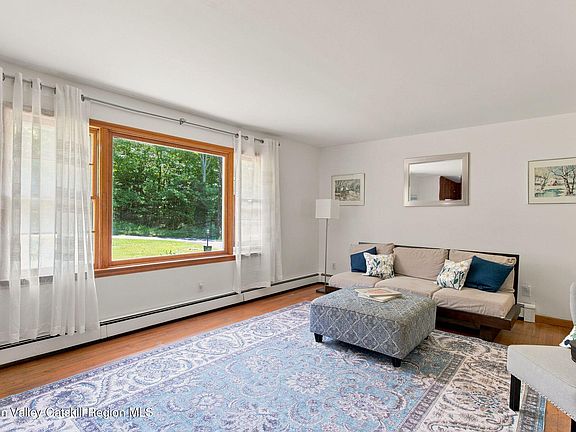 4th image of 94 Lodge Road