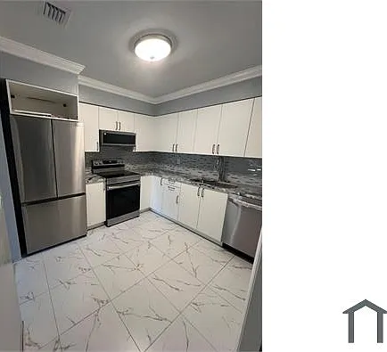6610 Johnson St — Photo 1