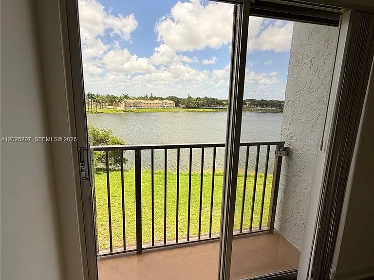 8560 N Sherman Cir #404 — Photo 14