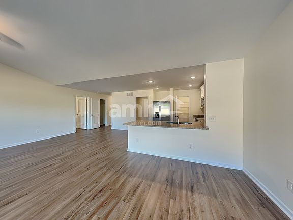 5th image of 1418 John Swann St