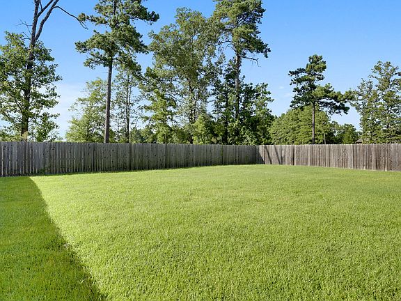 3rd image of 281 Danielle Dr