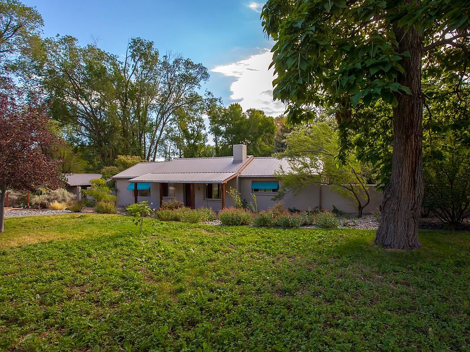 1st image of 114 Mantey Heights Dr