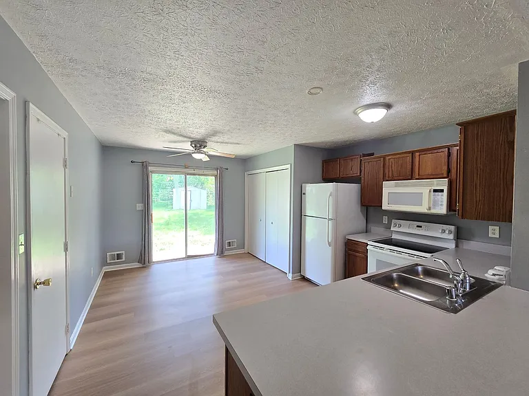 3706 Locust Ave — Photo 8