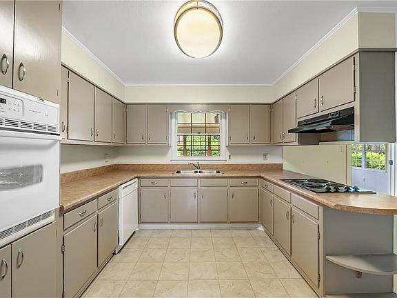 2nd image of 178 Country Club Dr