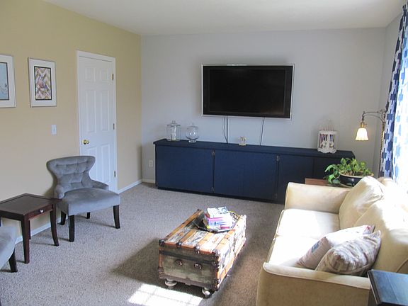 2nd image of 2288 Ponderosa Pl