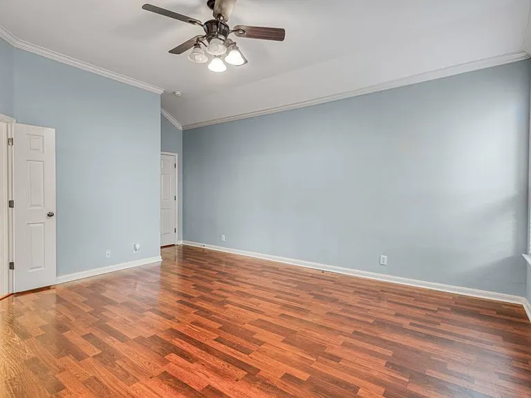 9116 Pedernales Rio — Photo 15