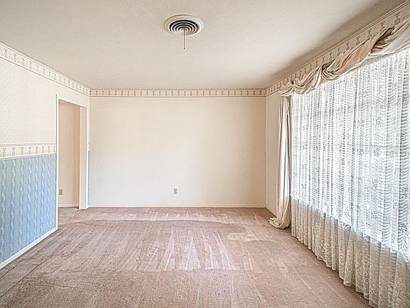 4th image of 3530 Cranbrook Ln