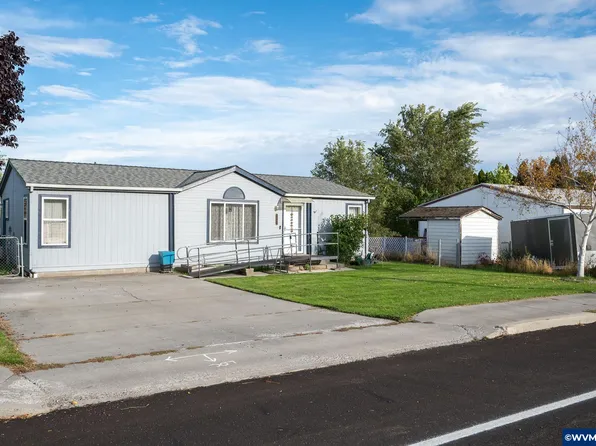 2957 W 10th St, The Dalles, OR 97058