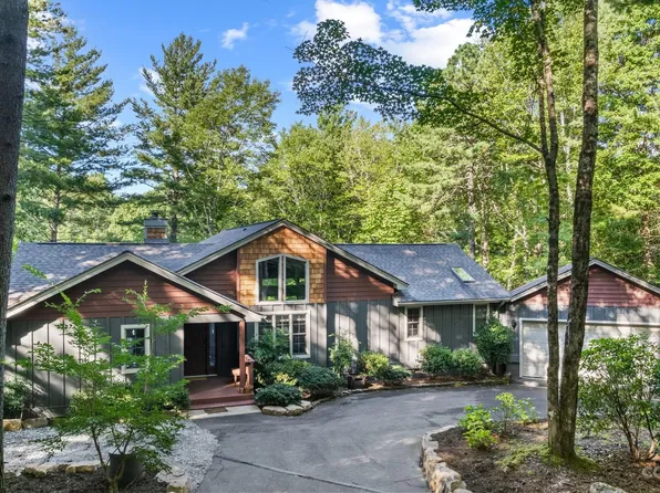 522 Toxaway Ct, Lake Toxaway, NC 28747