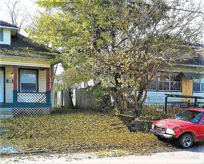 2nd image of 205 E 23rd St