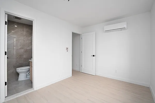 Rented by R New York | media 14