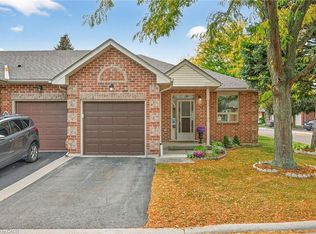 52 Twentyplace Blvd #28, Hamilton, ON L0R 1W0