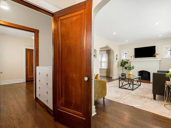 4th image of 6551 Oleatha Ave