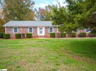 106 Bangor St, Mauldin, SC 29662
