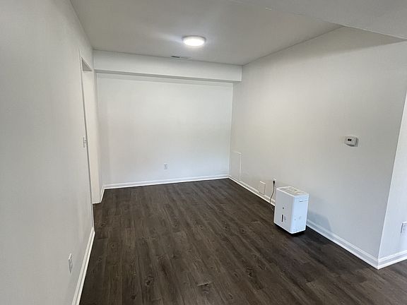 5th image of 205 E Saginaw Hwy APT 4