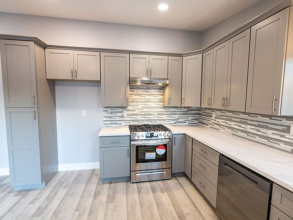 5th image of 33000 McKeown St