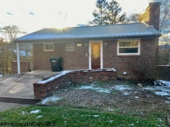 118 Garfield Rd, Clarksburg, WV 26301