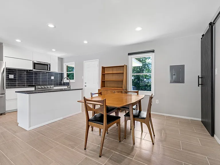 503 Stella Dr — Photo 7