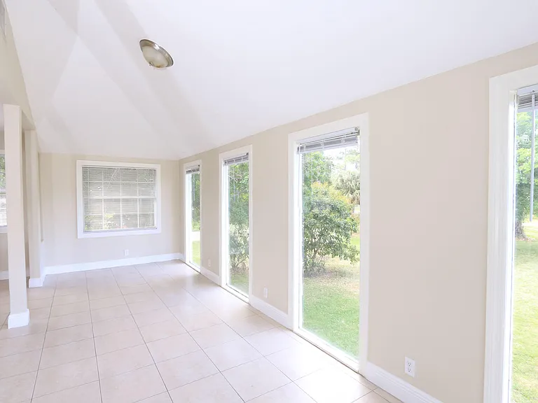 4916 Silver Oak Dr — Photo 23