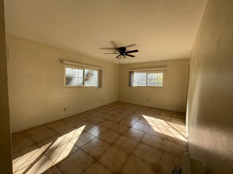 Hilltop Dr — Photo 22