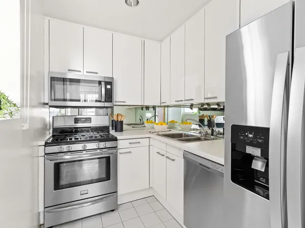 146 West 57th Street image 4 of 6