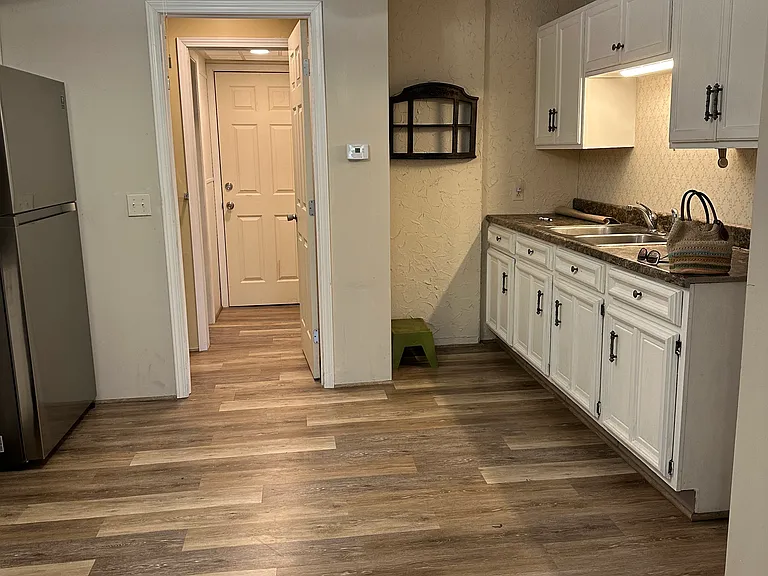 4651 Broadway #1 — Photo 4