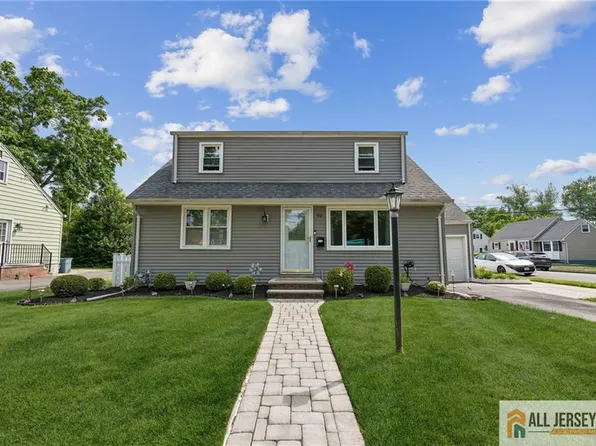90 Manalapan Ave, Freehold, NJ 07728