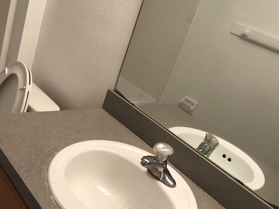 1st image of 206 Banbury Pl