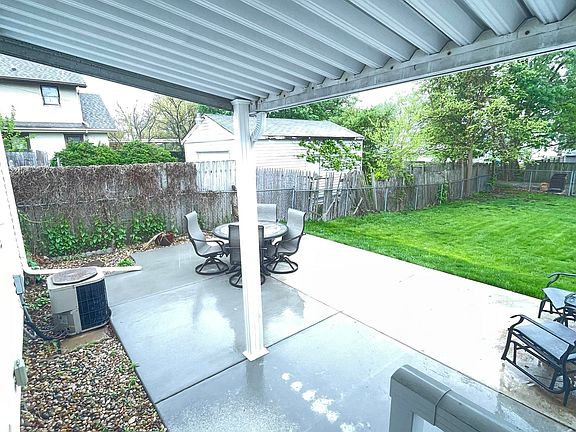 4th image of 1308 E London Ave