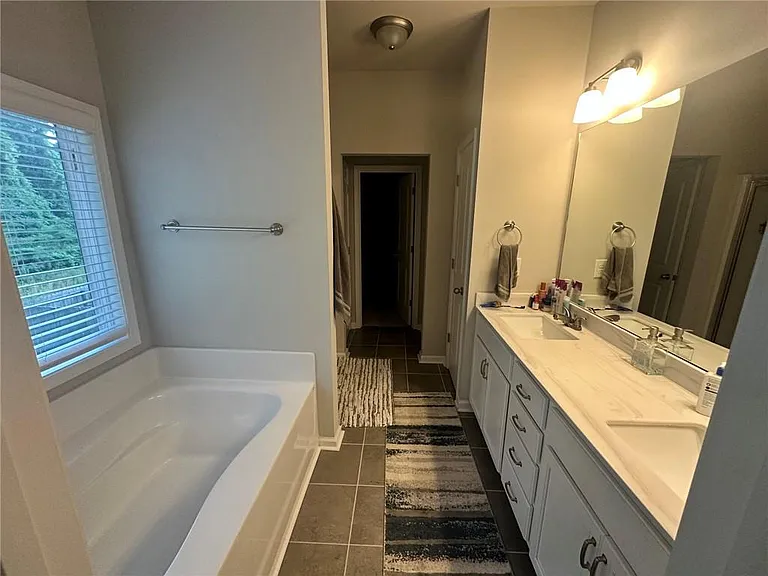 798 Gordon St — Photo 16