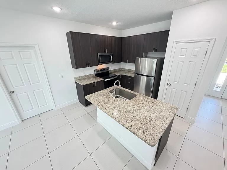 2481 San Filippo Dr SE — Photo 22