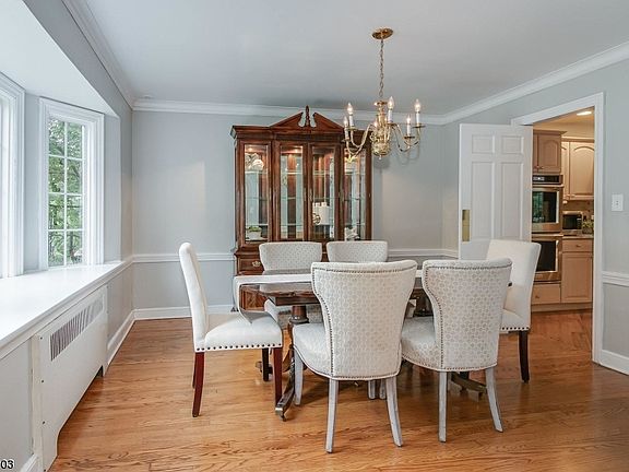 5th image of 81 Stony Ln