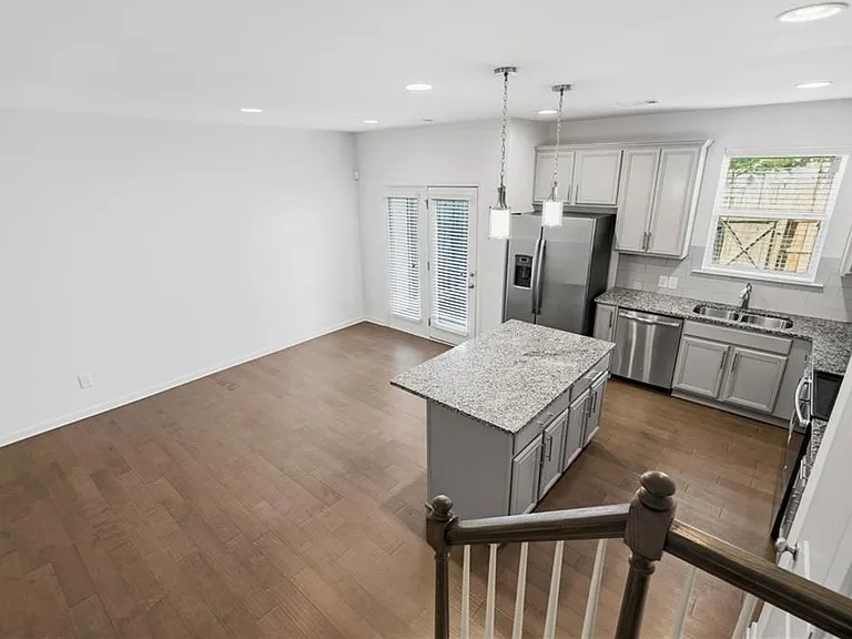 2392 Belmont Pl — Photo 25