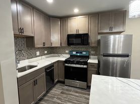 2313 N Leavitt St, Chicago, IL