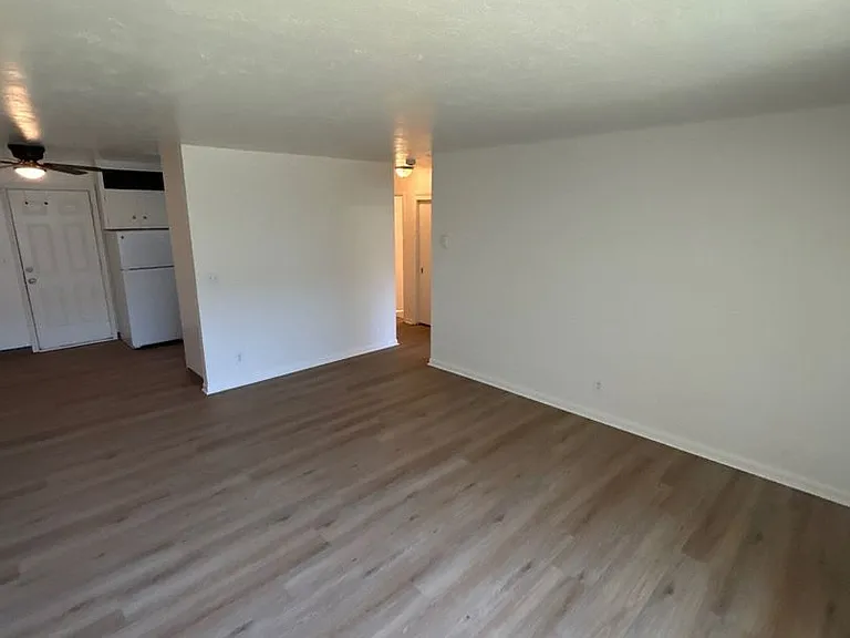 1835 Beach Ave NE #7 — Photo 3