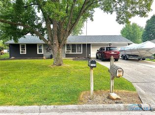1124 Colonial Ln, Bryan, OH 43506