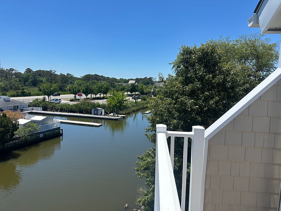 1st image of 100 Pinewood Rd APT 134